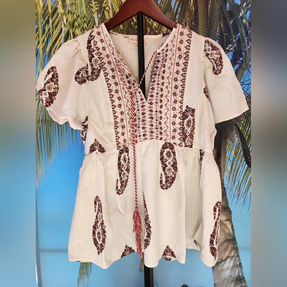 Knox Rose Cream Flutter Sleeve Embroidered Blouse